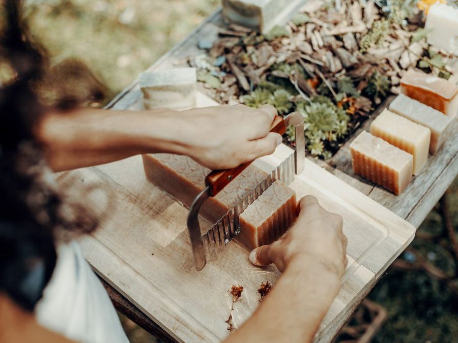 Descubre el arte de la fabricación de jabón: Taller online de Jabones Naturales